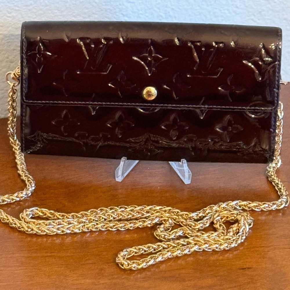 Louis Vuitton Amarante Monogram Vernis Sarah Wallet